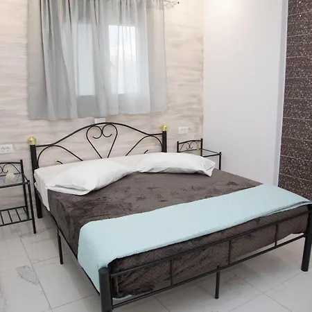 Village Anto * Fira (Santorini)