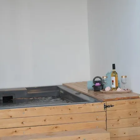 Village Anto 아파트