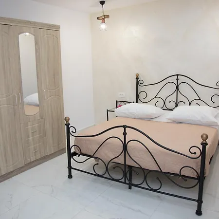 Village Anto Apartment Fira (Santorini)